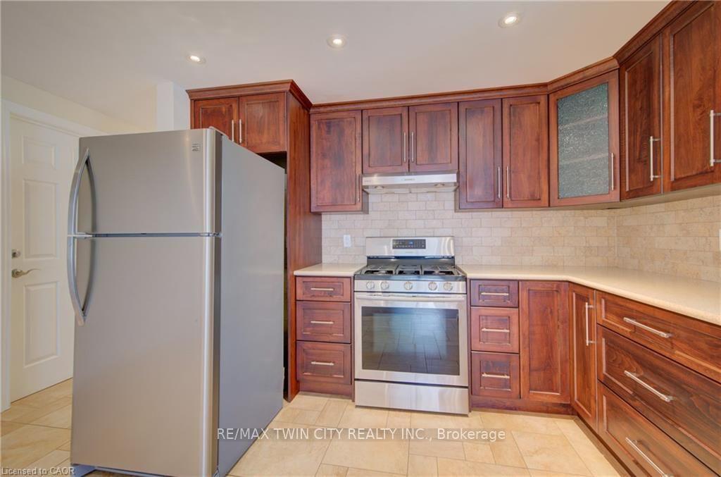 Photo 14 of 8 Pamela Place, Guelph, Willow West/Sugarbush/West Acres — HOMEH
