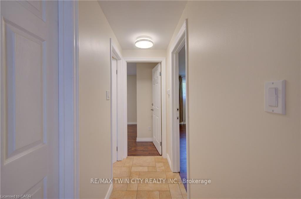 Photo 15 of 8 Pamela Place, Guelph, Willow West/Sugarbush/West Acres — HOMEH