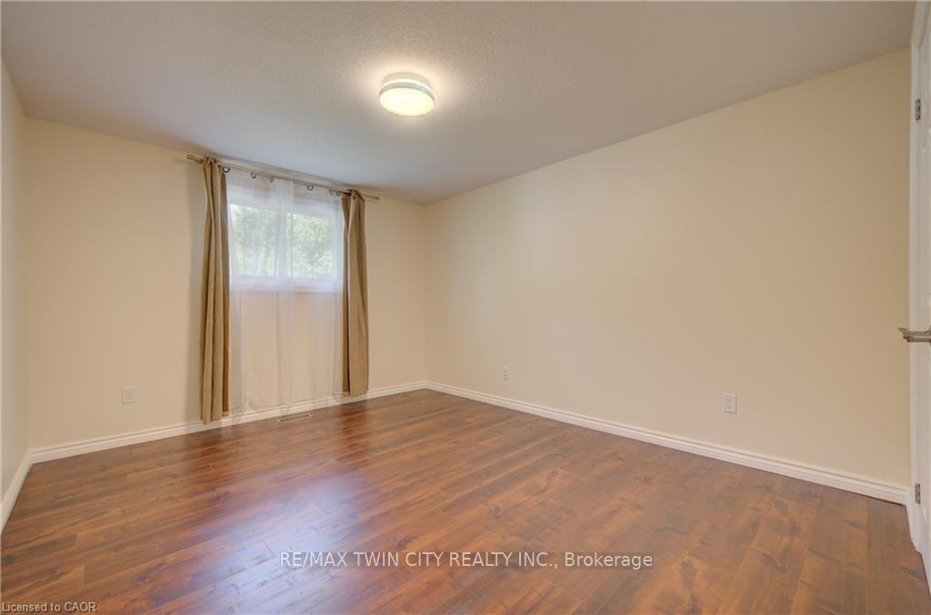 Photo 19 of 8 Pamela Place, Guelph, Willow West/Sugarbush/West Acres — HOMEH