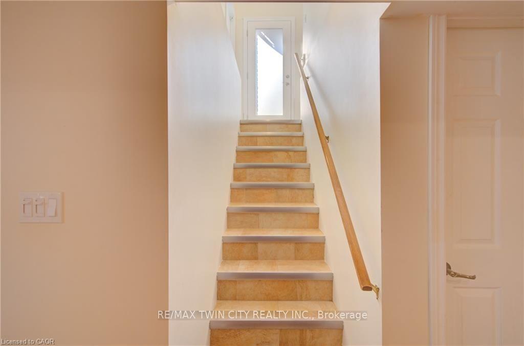 Photo 22 of 8 Pamela Place, Guelph, Willow West/Sugarbush/West Acres — HOMEH