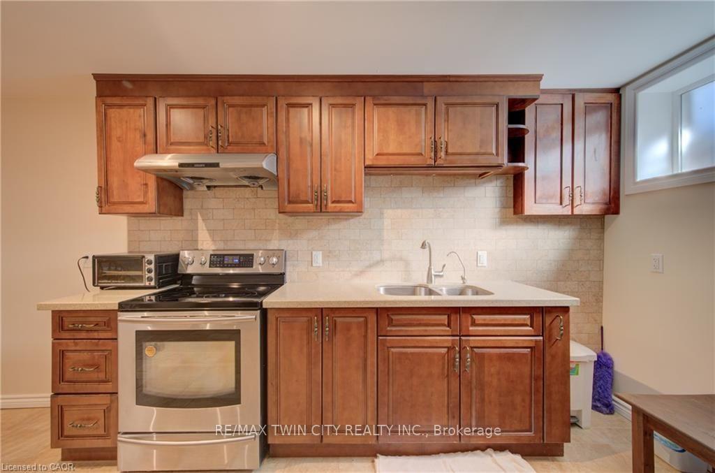 Photo 29 of 8 Pamela Place, Guelph, Willow West/Sugarbush/West Acres — HOMEH