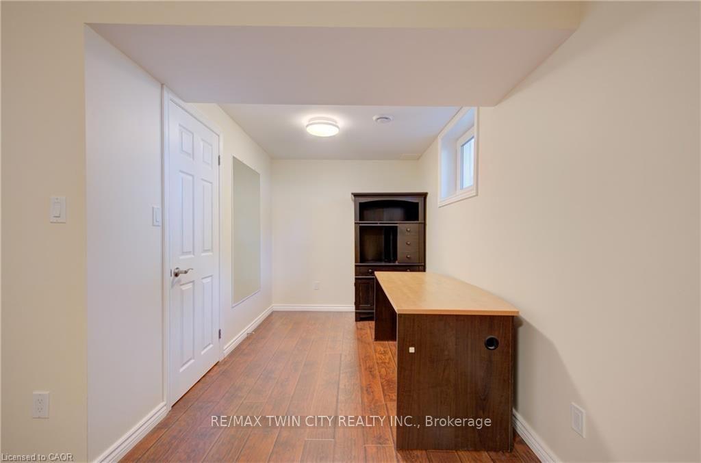 Photo 32 of 8 Pamela Place, Guelph, Willow West/Sugarbush/West Acres — HOMEH