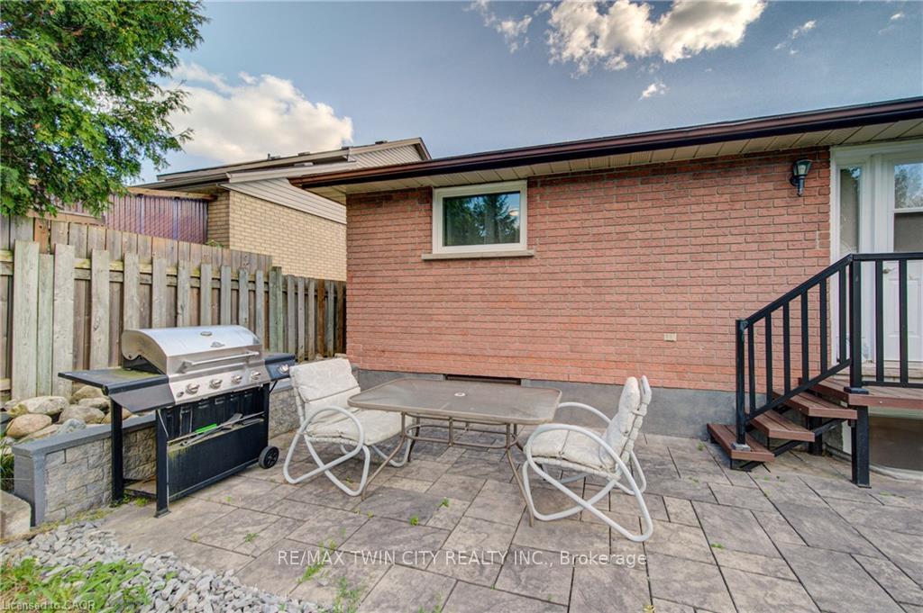 Photo 38 of 8 Pamela Place, Guelph, Willow West/Sugarbush/West Acres — HOMEH