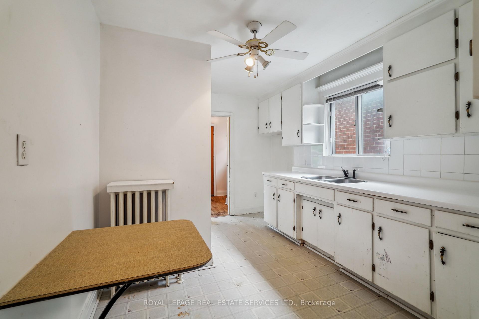Photo 10 of 326 Lawrence Avenue W, Toronto, Bedford Park-Nortown — HOMEH