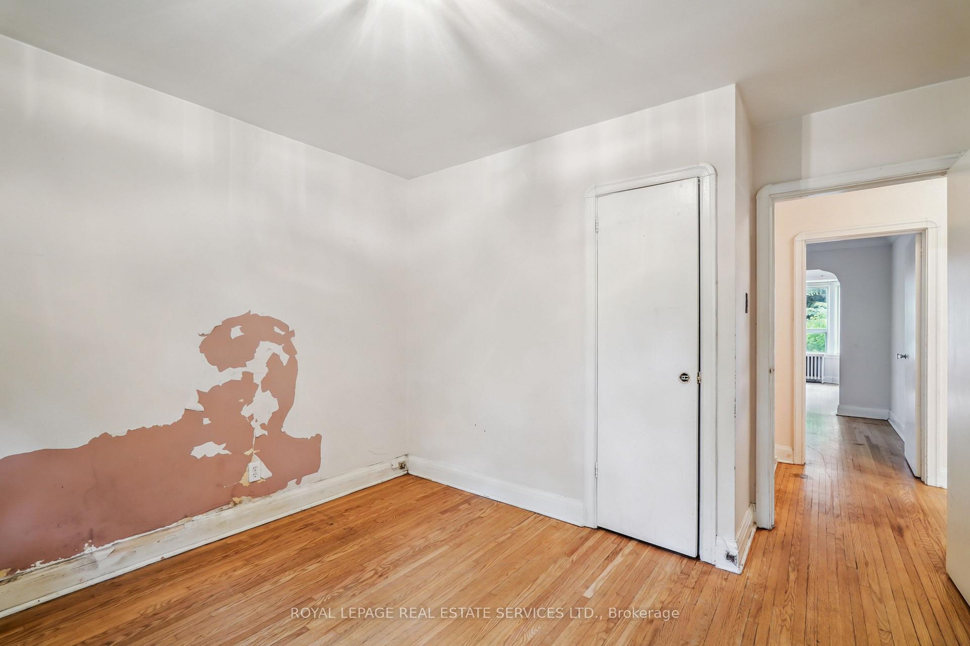 Photo 14 of 326 Lawrence Avenue W, Toronto, Bedford Park-Nortown — HOMEH