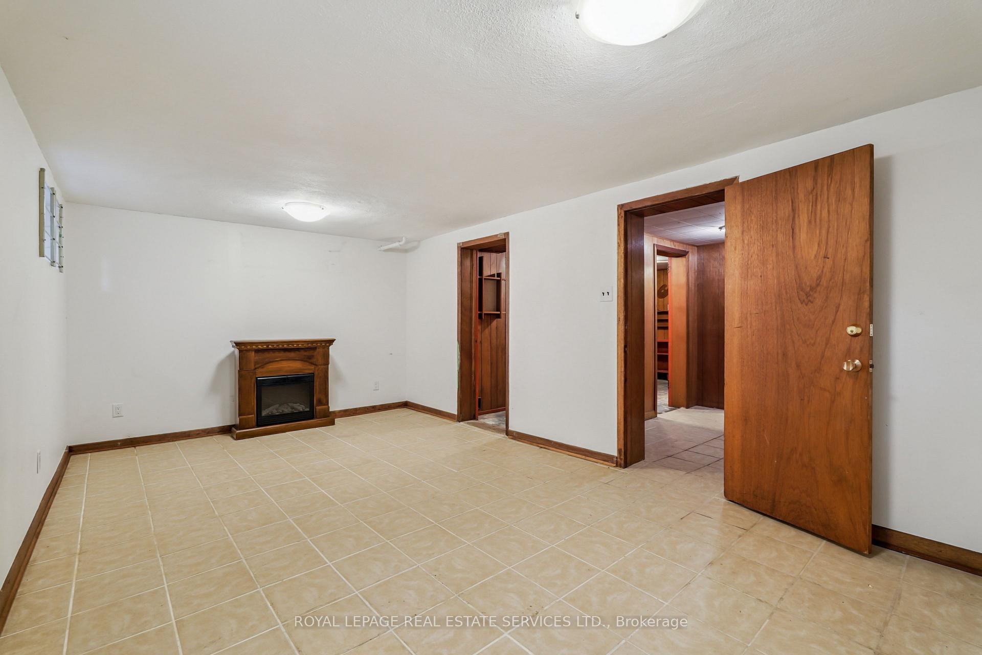 Photo 18 of 326 Lawrence Avenue W, Toronto, Bedford Park-Nortown — HOMEH