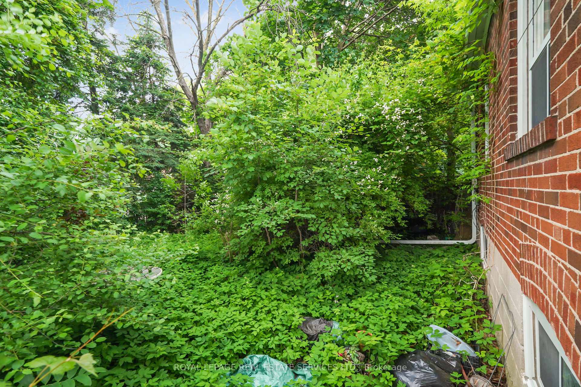 Photo 25 of 326 Lawrence Avenue W, Toronto, Bedford Park-Nortown — HOMEH
