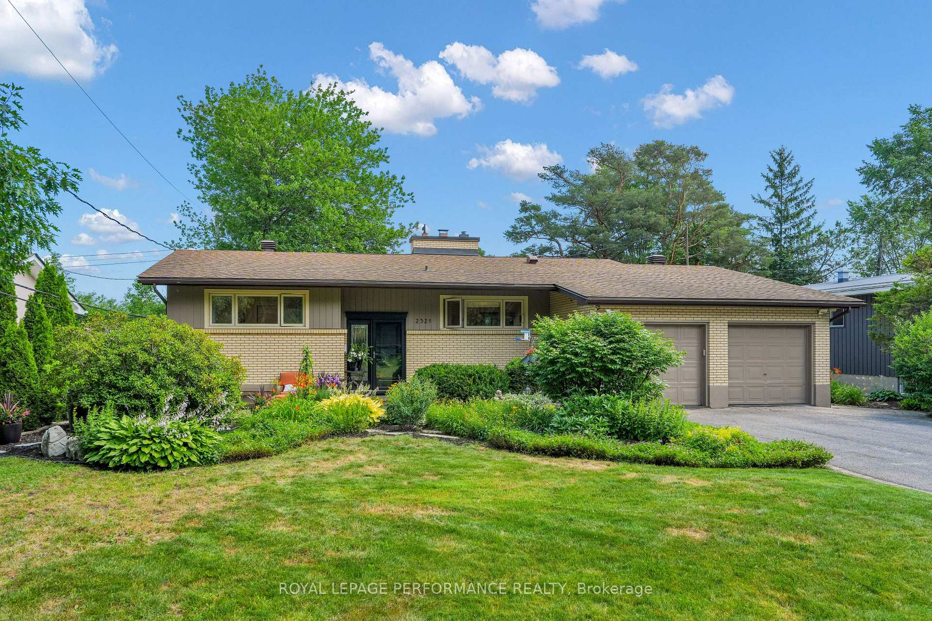 Photo 1 of 2321 Hillary Avenue, Ottawa, Alta Vista — HOMEH
