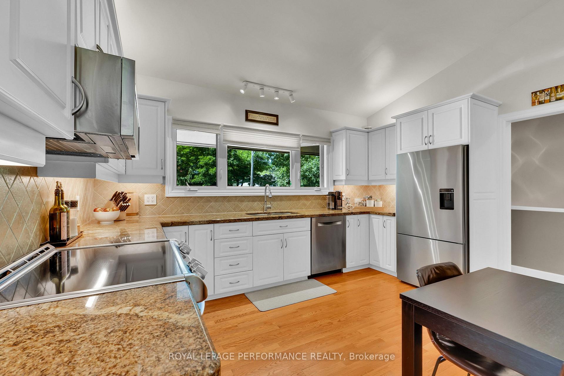 Photo 15 of 2321 Hillary Avenue, Ottawa, Alta Vista — HOMEH