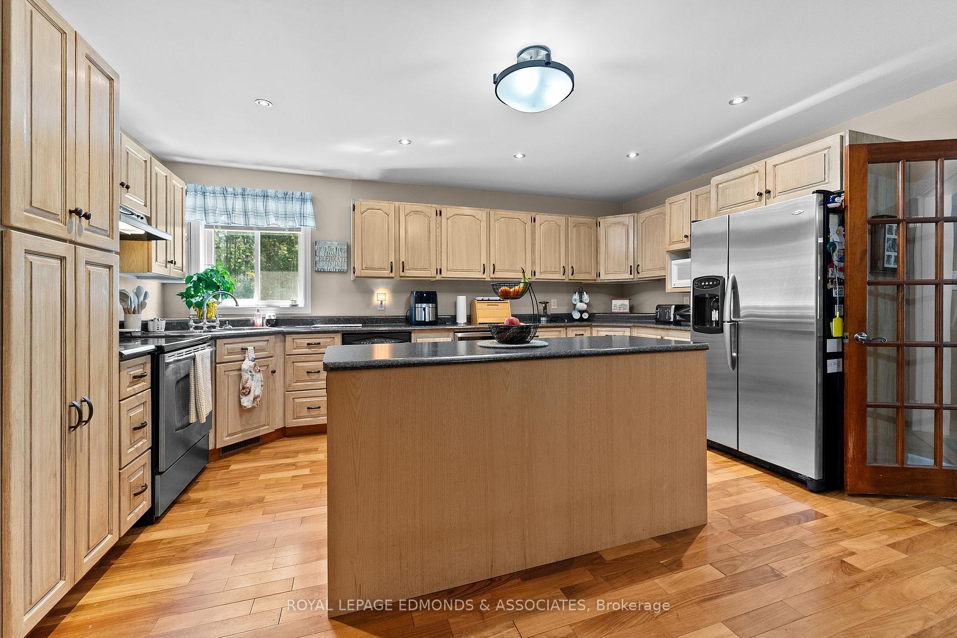 Photo 12 of 219 Zanders Road, Laurentian Valley, Laurentian Valley — HOMEH
