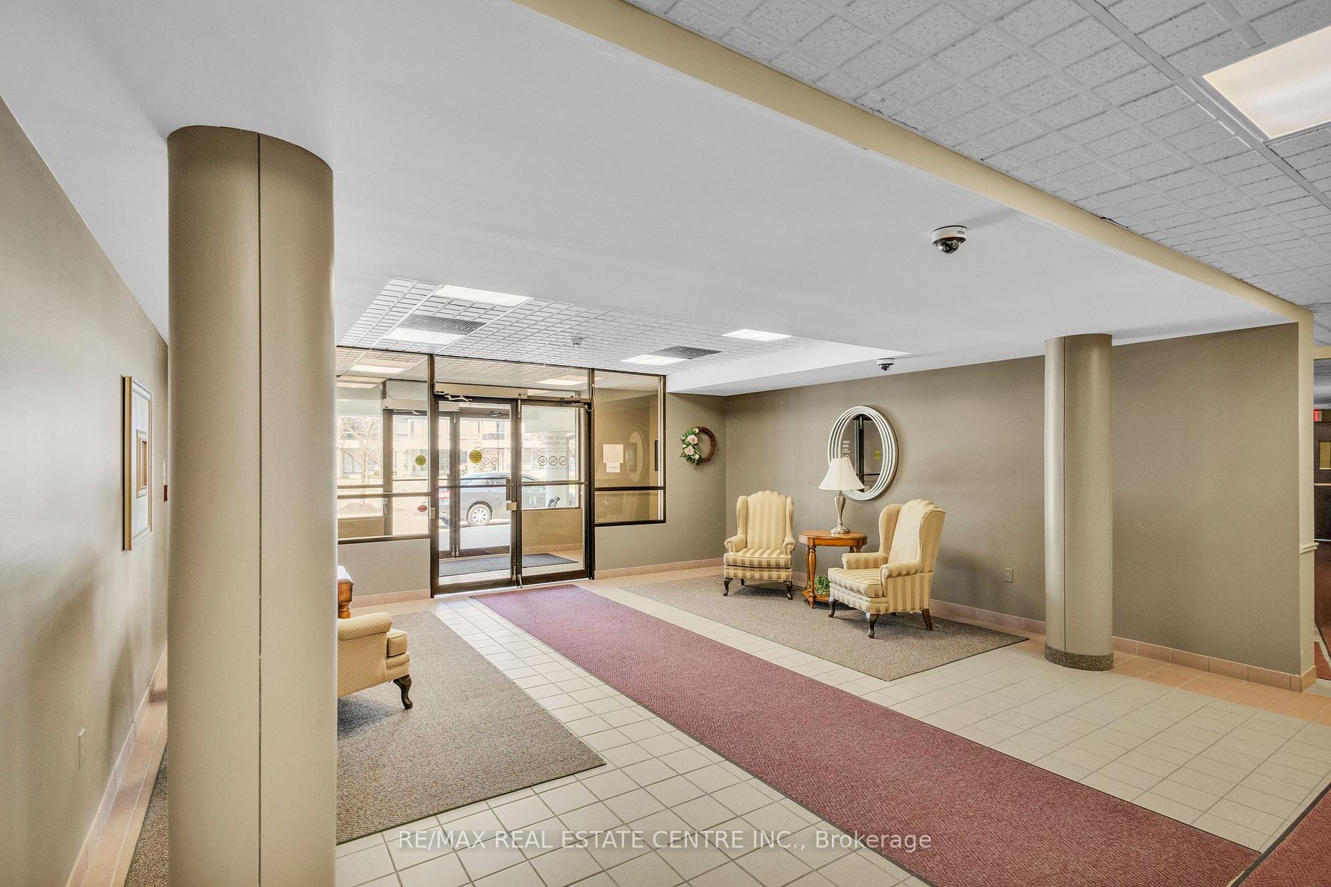 Photo 4 of Unit 202, 105 Bagot Street, Guelph, Junction/Onward Willow — HOMEH