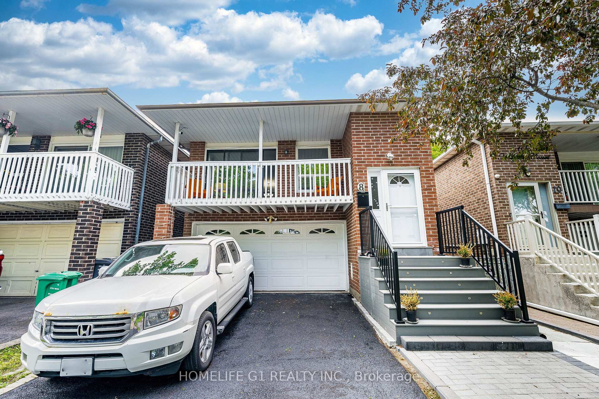 Photo 1 of 8 Holgate Court, Brampton, Heart Lake West — HOMEH