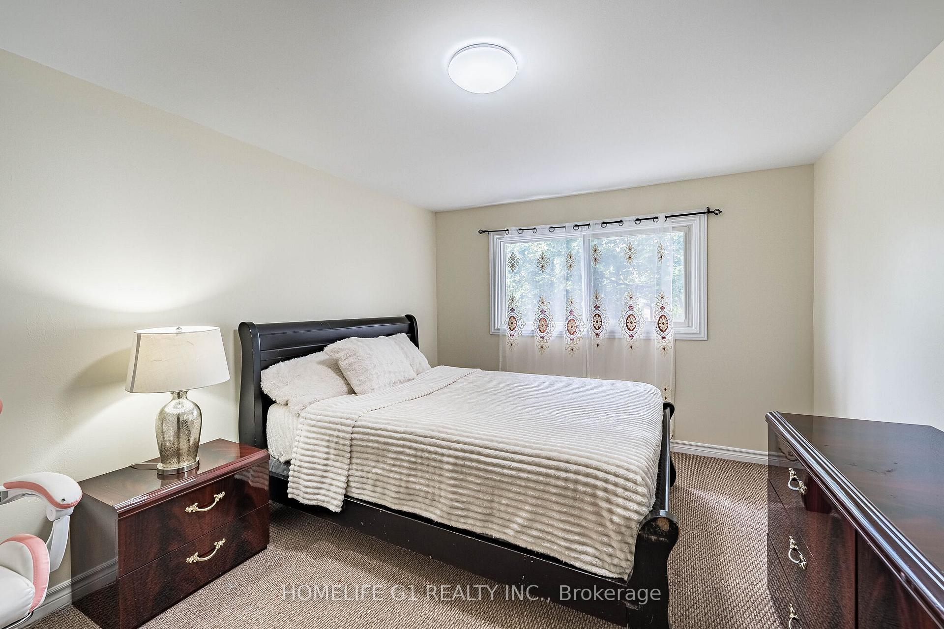 Photo 21 of 8 Holgate Court, Brampton, Heart Lake West — HOMEH