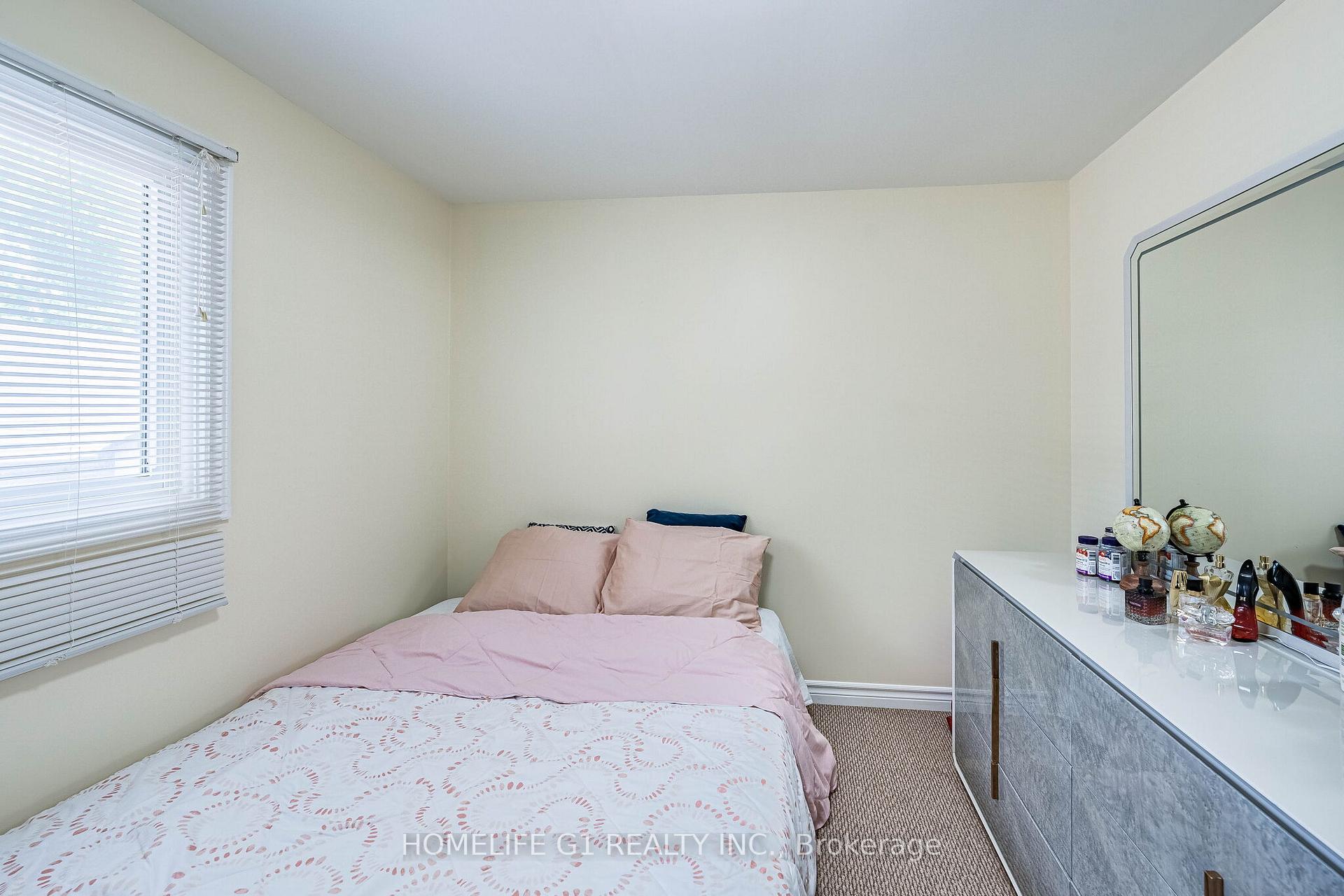 Photo 25 of 8 Holgate Court, Brampton, Heart Lake West — HOMEH