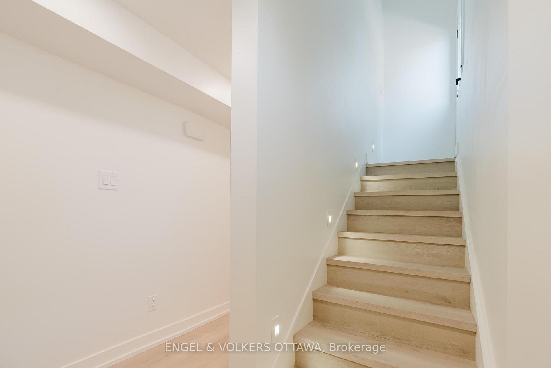 Photo 5 of Unit B, 1040 Maitland Avenue, Ottawa, Braemar Park — HOMEH