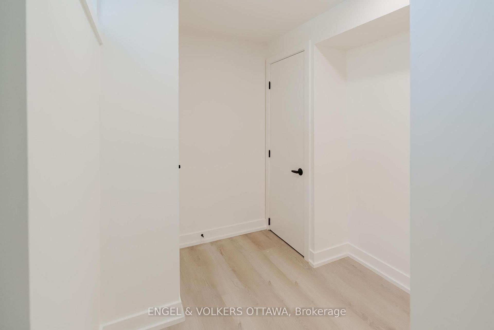 Photo 6 of Unit B, 1040 Maitland Avenue, Ottawa, Braemar Park — HOMEH