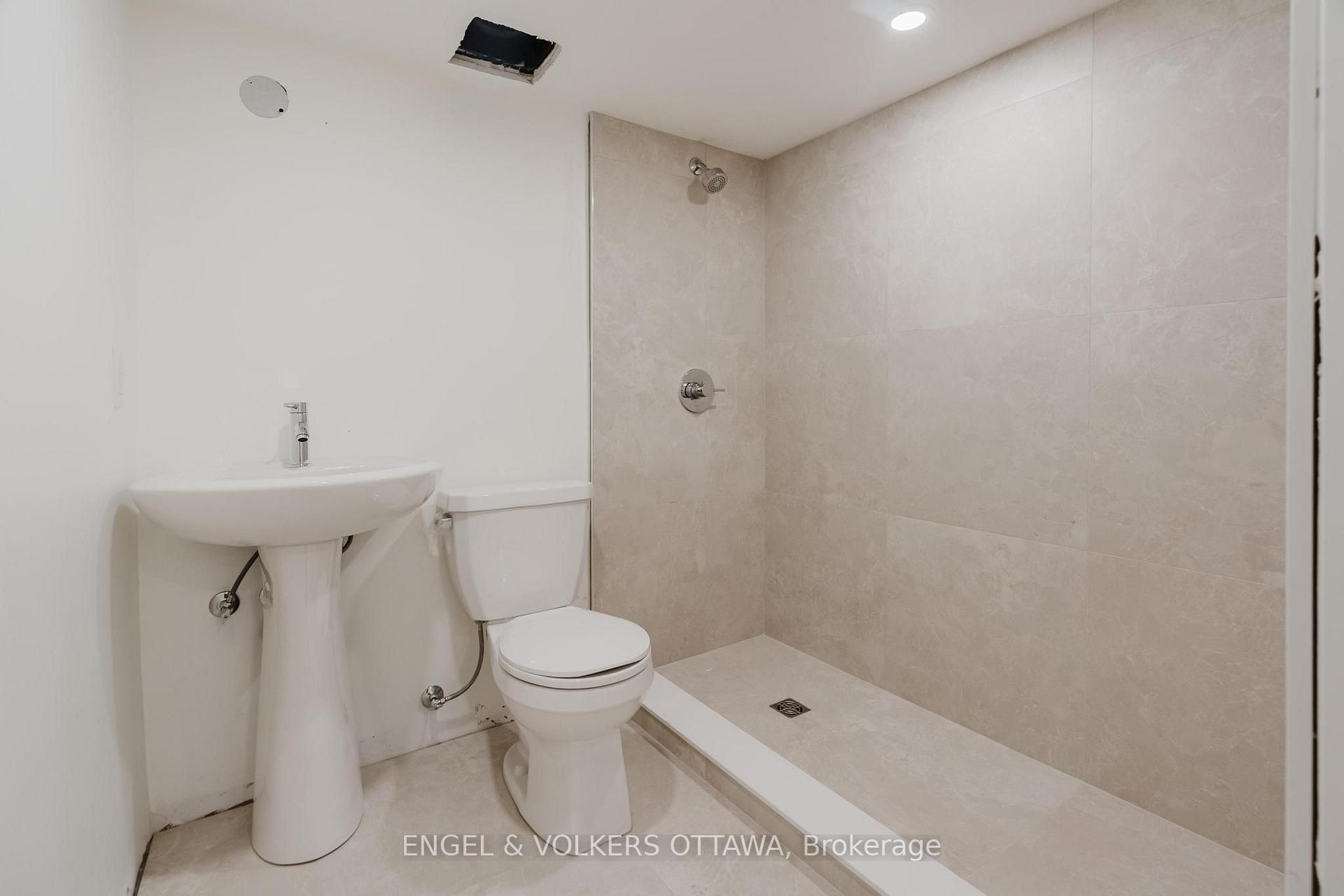Photo 9 of Unit B, 1040 Maitland Avenue, Ottawa, Braemar Park — HOMEH