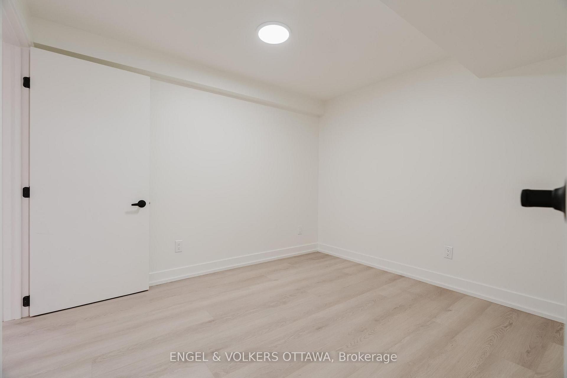 Photo 12 of Unit B, 1040 Maitland Avenue, Ottawa, Braemar Park — HOMEH