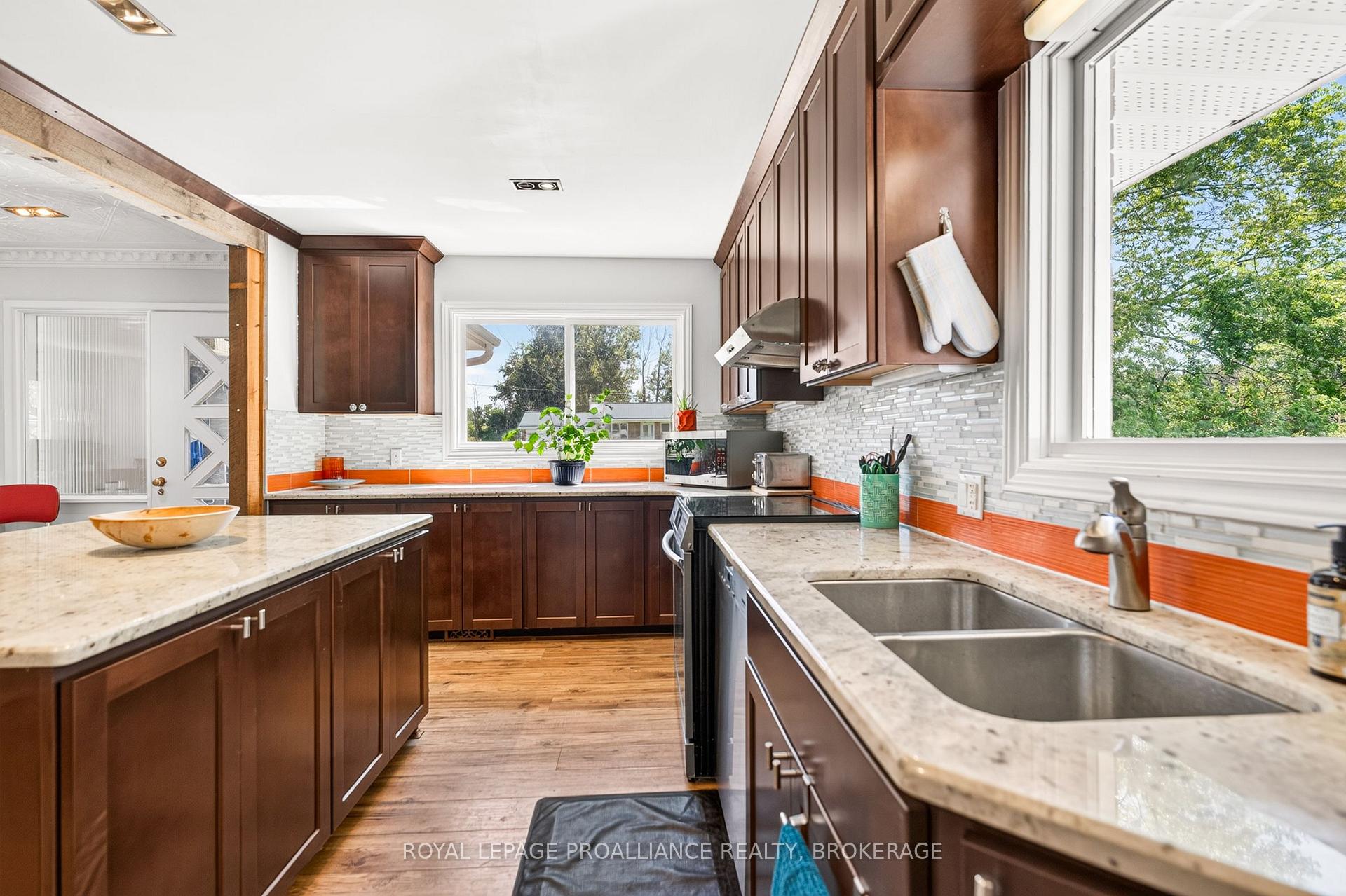 Photo 9 of 2219 Mckendry Road, Kingston, City North of 401 — HOMEH