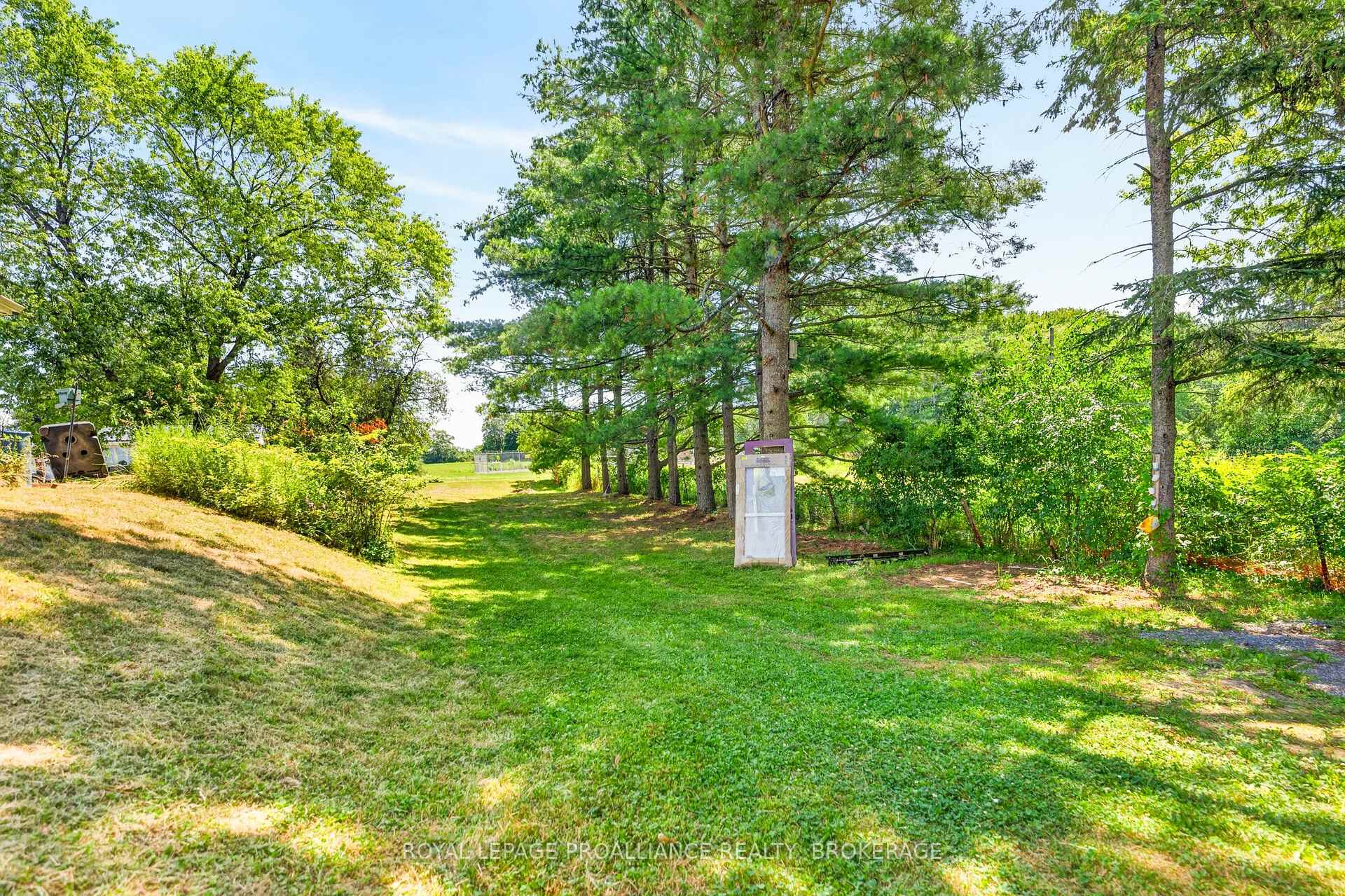 Photo 29 of 2219 Mckendry Road, Kingston, City North of 401 — HOMEH