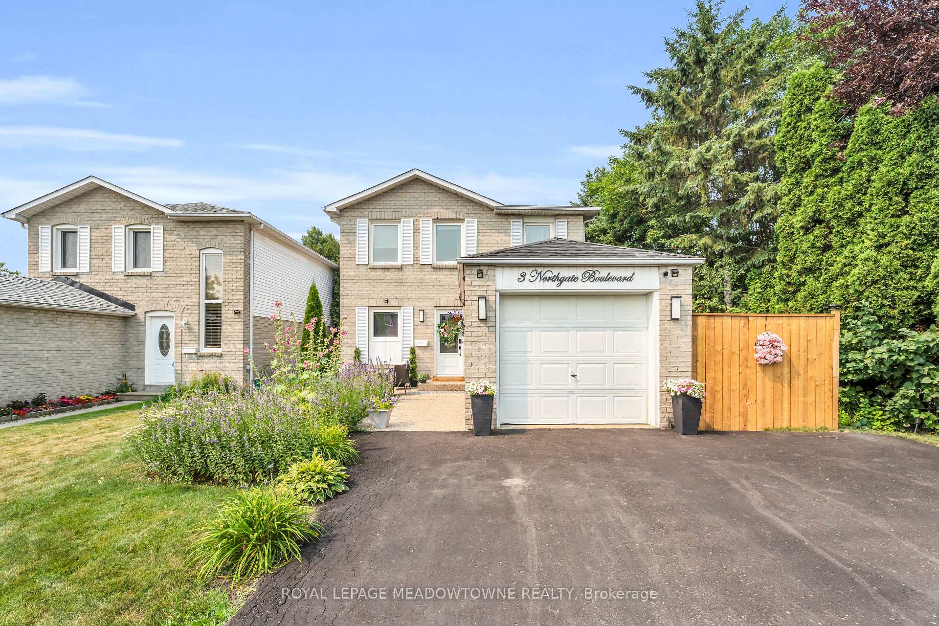 Photo 1 of 3 Northgate Boulevard, Brampton, Westgate — HOMEH