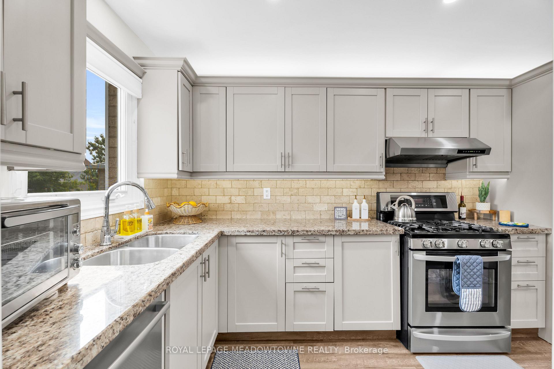 Photo 5 of 3 Northgate Boulevard, Brampton, Westgate — HOMEH