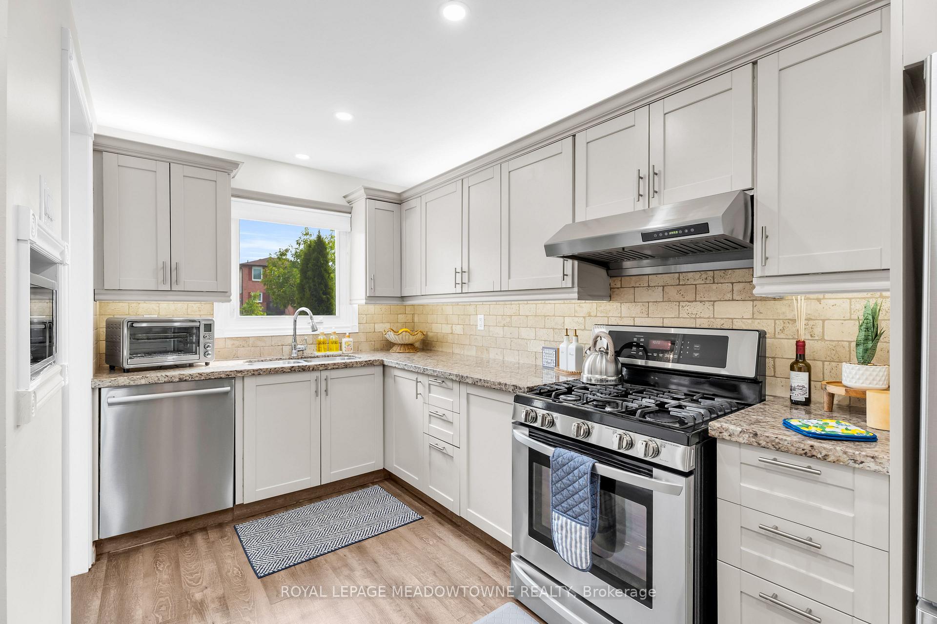 Photo 8 of 3 Northgate Boulevard, Brampton, Westgate — HOMEH