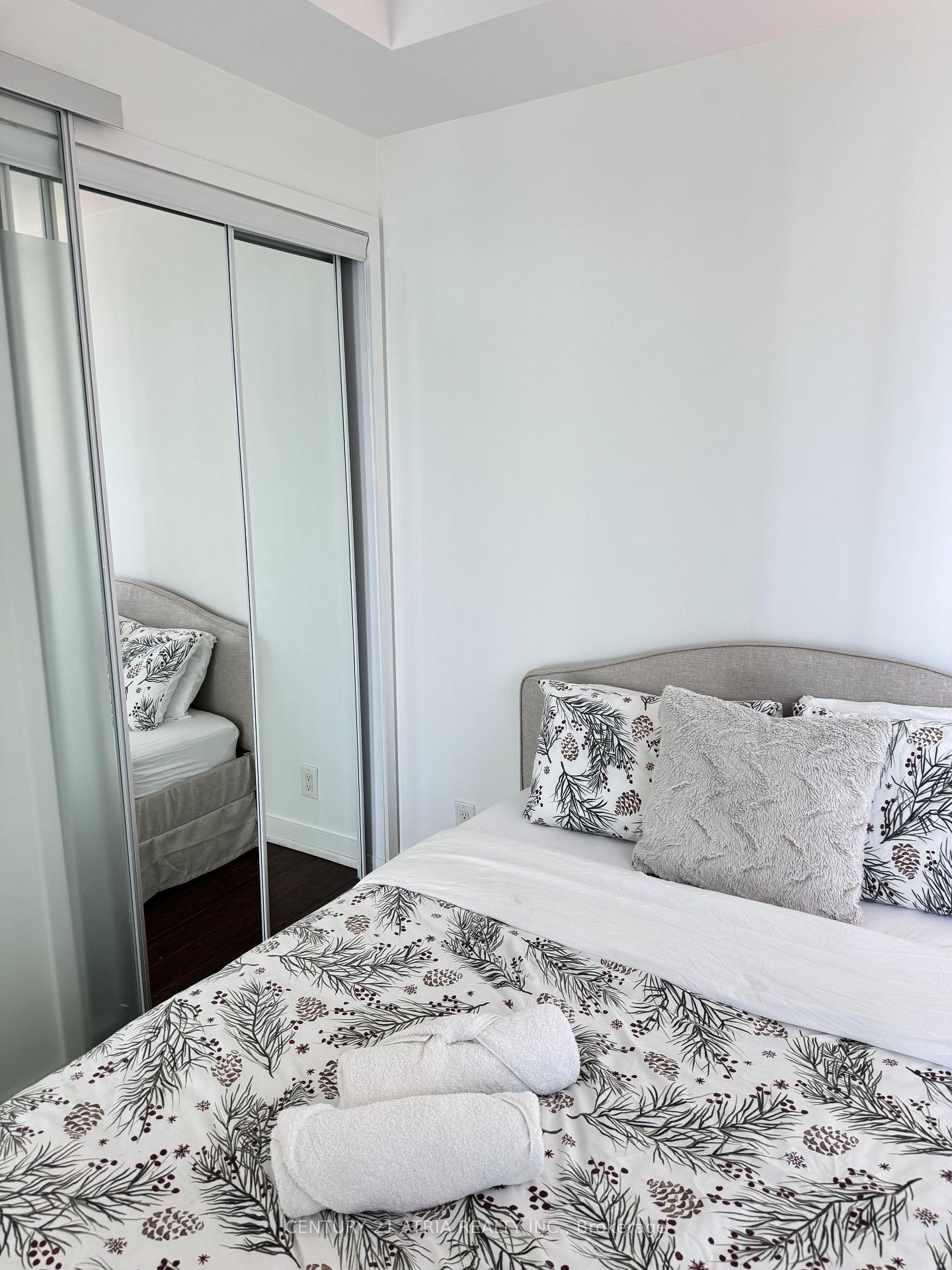 Photo 12 of Unit 1002, 14 York Street, Toronto, Waterfront Communities — HOMEH