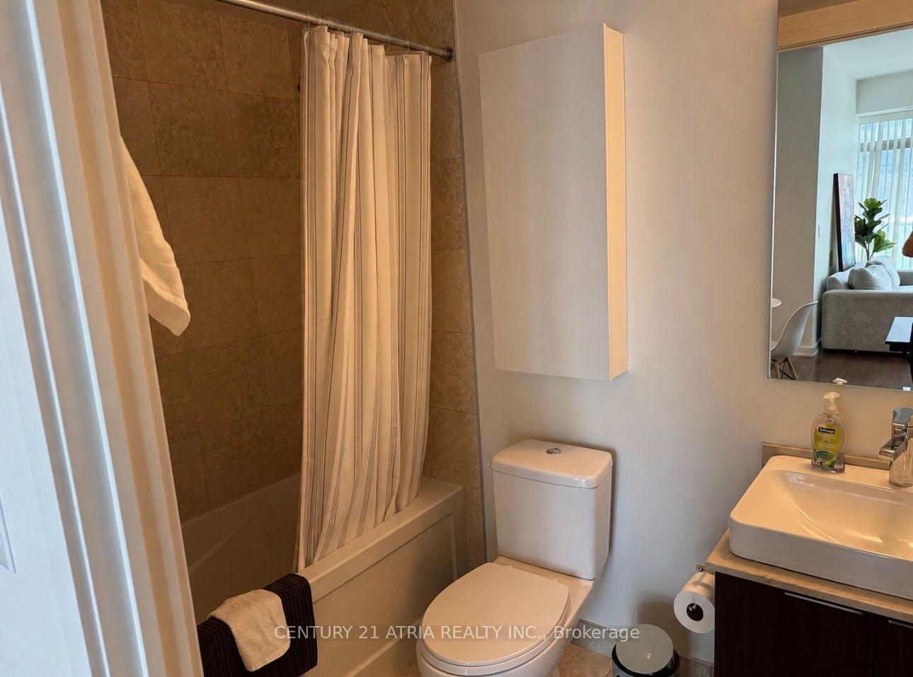Photo 13 of Unit 1002, 14 York Street, Toronto, Waterfront Communities — HOMEH
