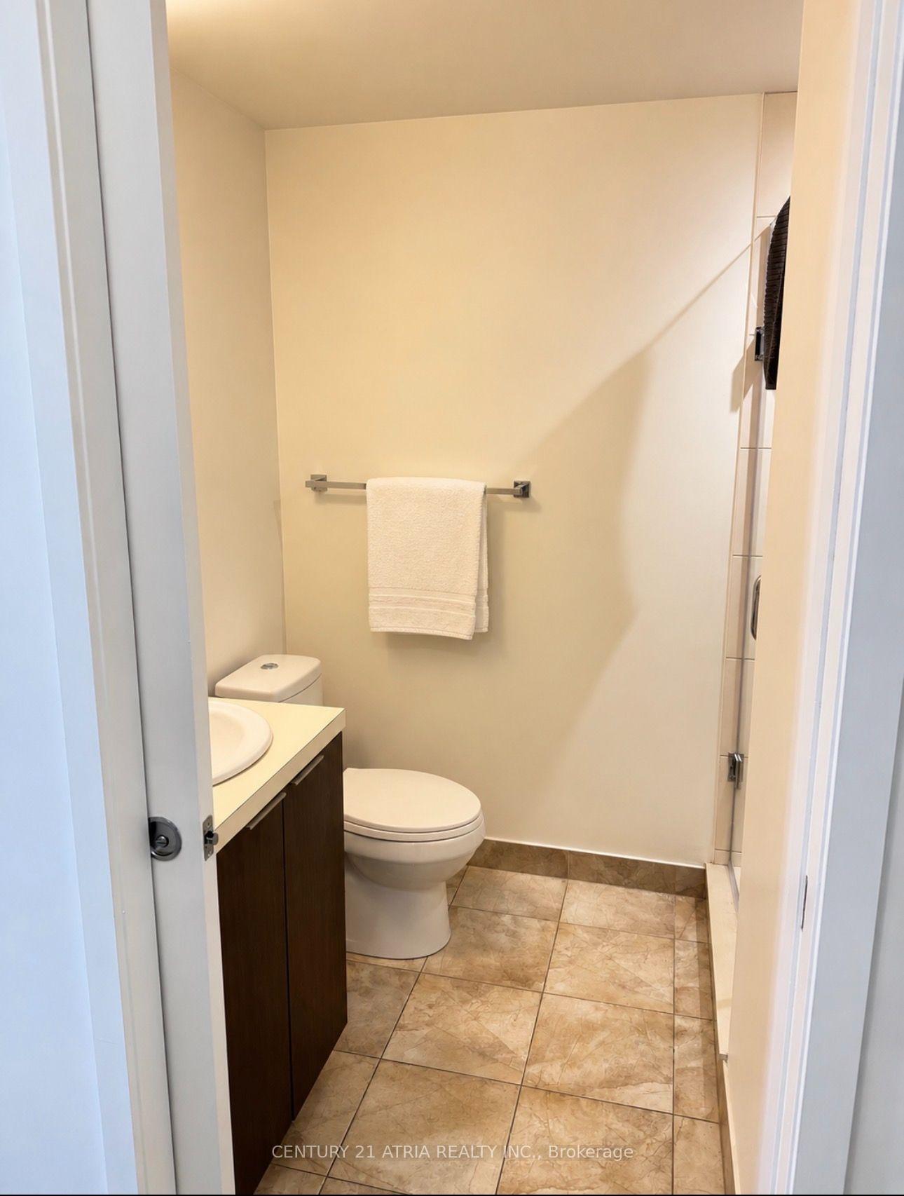Photo 14 of Unit 1002, 14 York Street, Toronto, Waterfront Communities — HOMEH