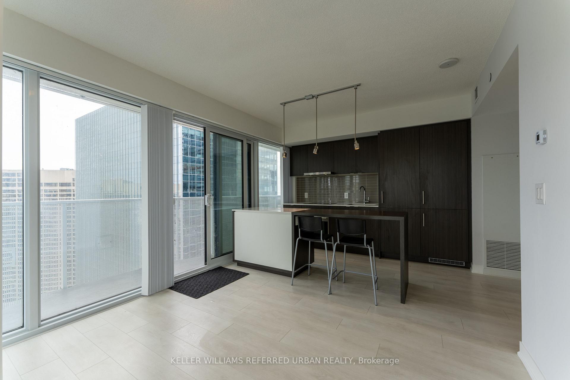 Front of Unit 3207, 88 Harbour Street