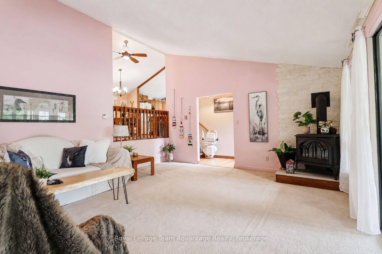 Photo 10 of 30 Bartlett Drive, Seguin — HOMEH