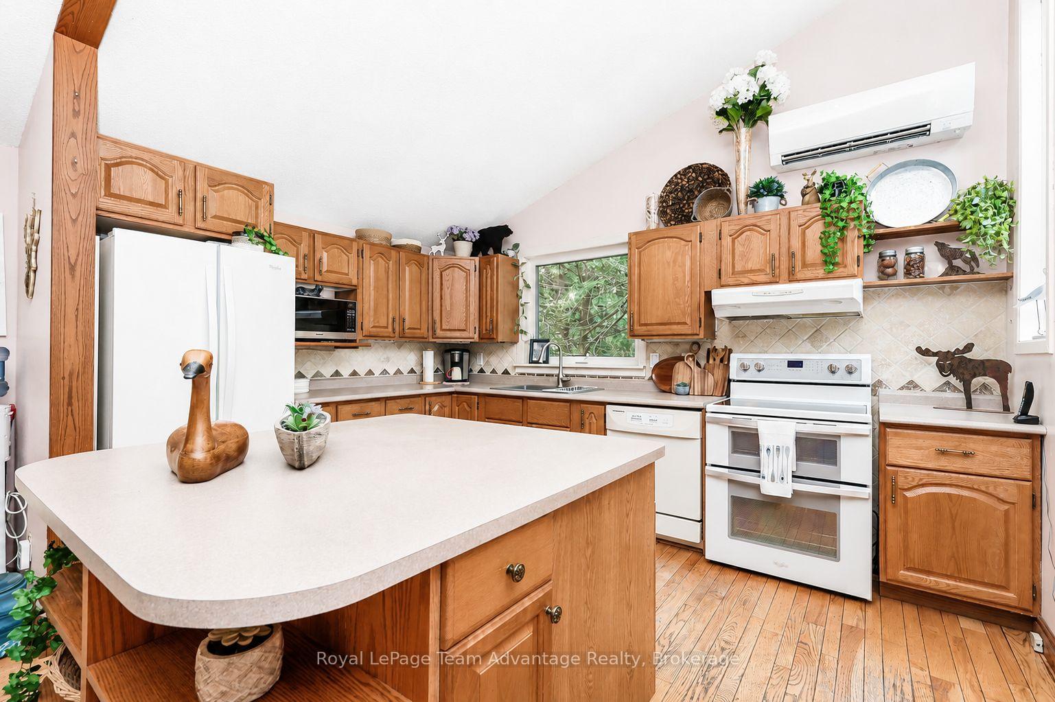 Photo 15 of 30 Bartlett Drive, Seguin — HOMEH