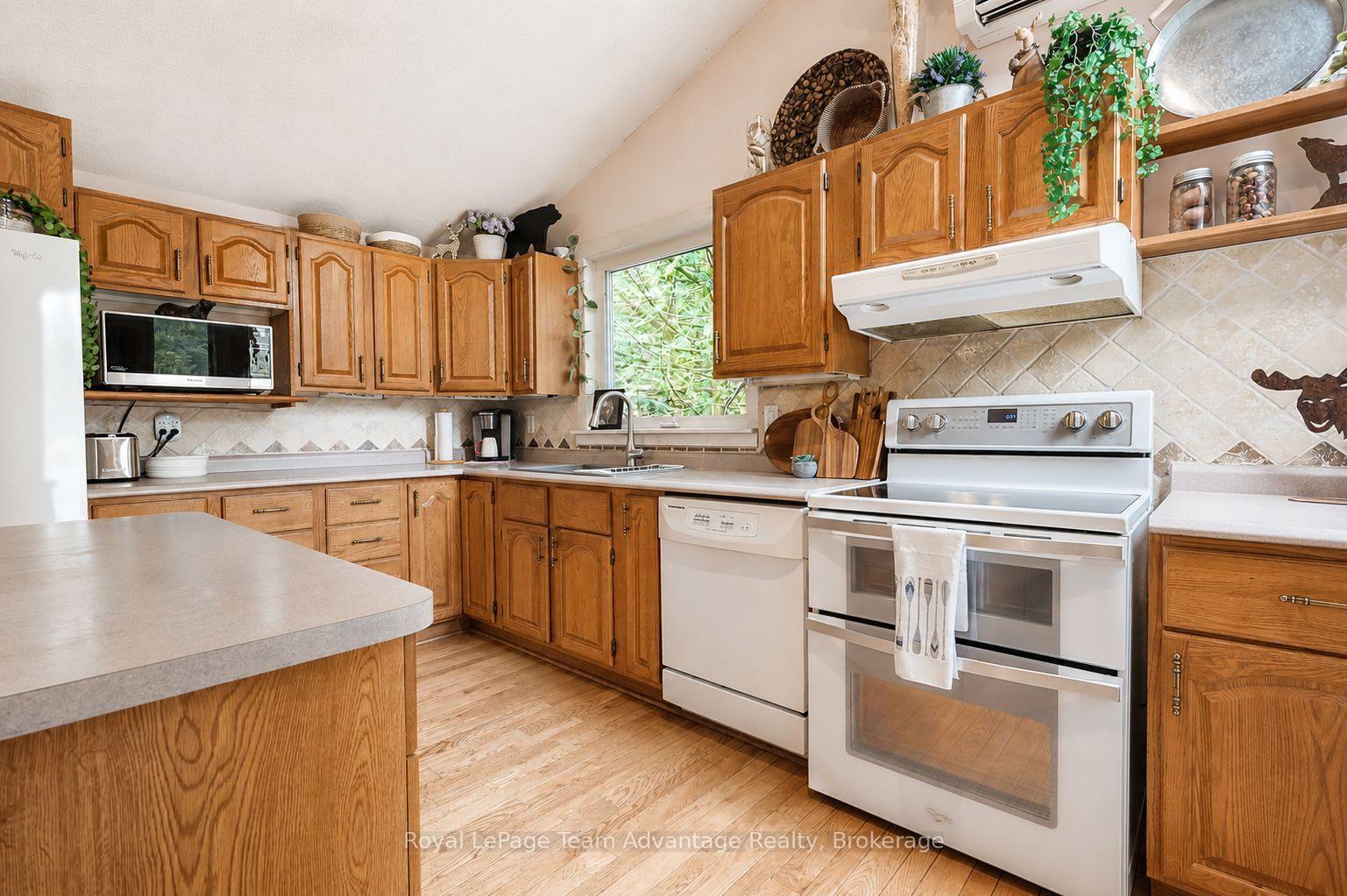 Photo 16 of 30 Bartlett Drive, Seguin — HOMEH