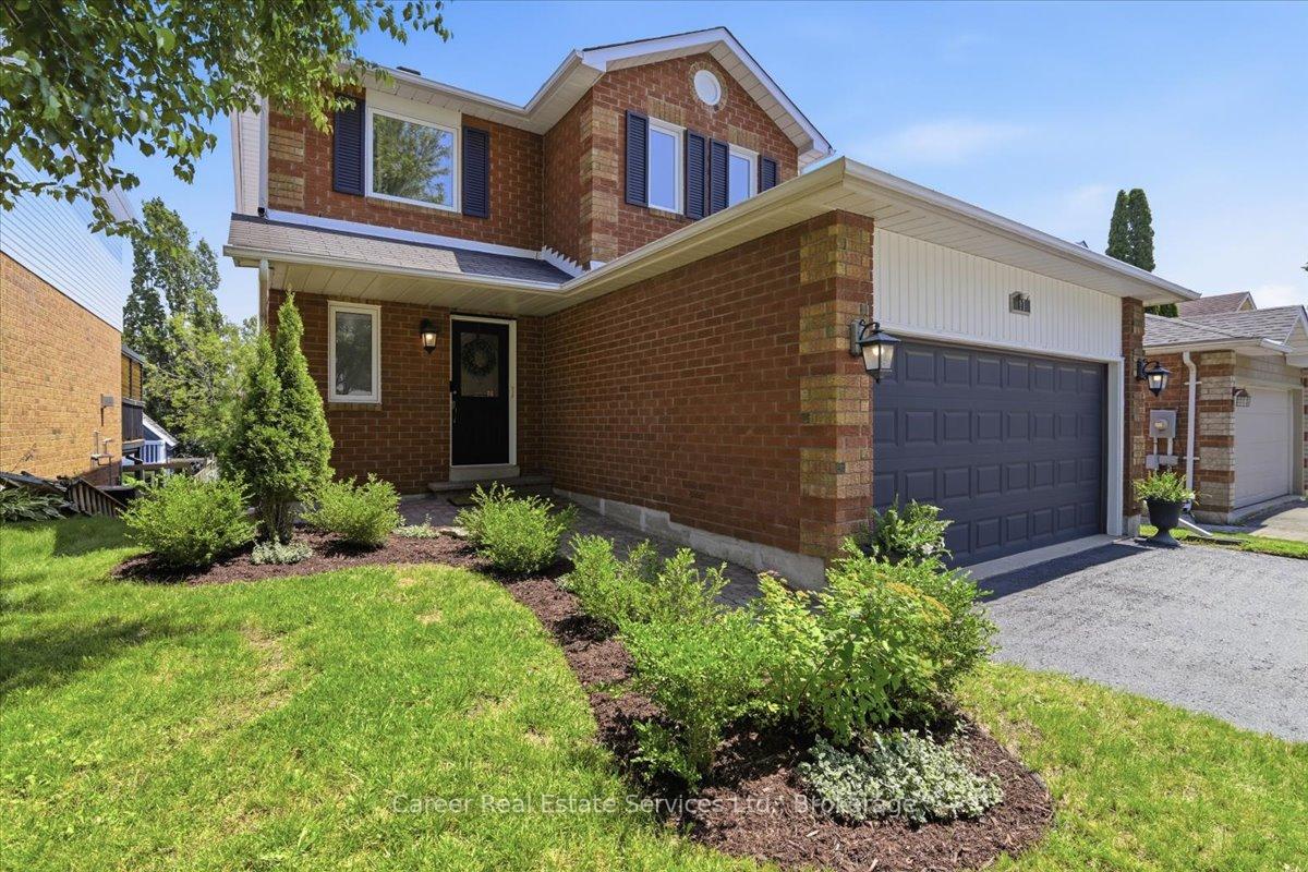 Photo 2 of 17 Rickaby Street, Clarington, Bowmanville — HOMEH