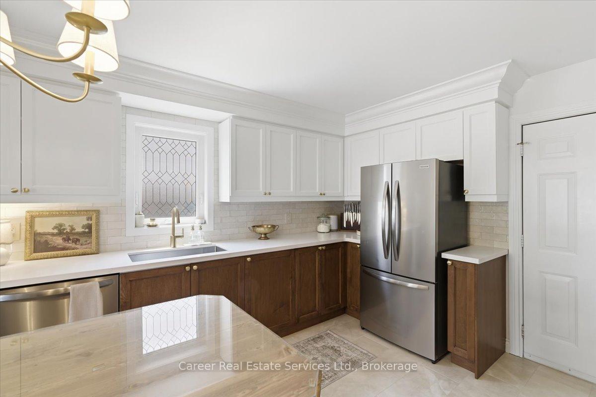 Photo 6 of 17 Rickaby Street, Clarington, Bowmanville — HOMEH