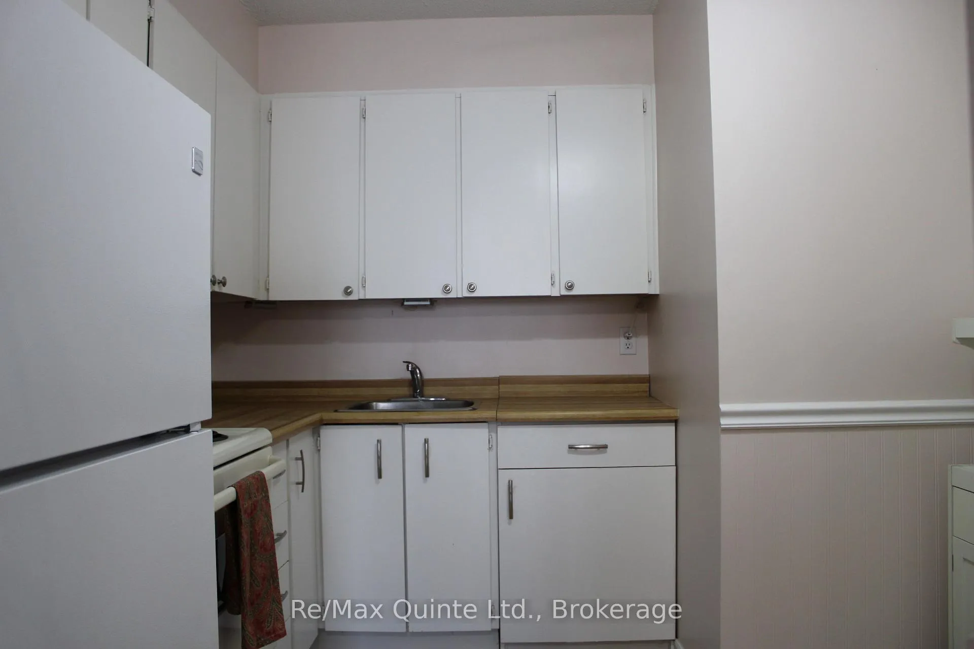 Photo 7 of Unit 404, 610 William Street S, Gananoque, Gananoque — HOMEH