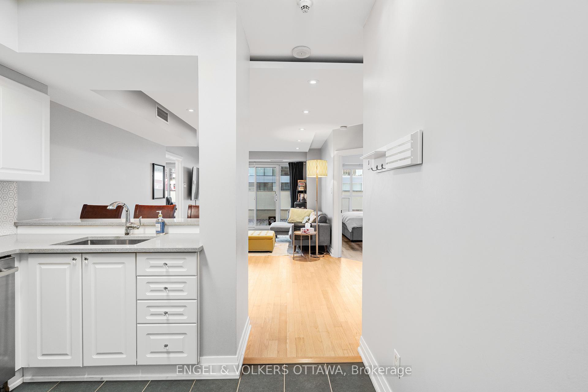 Photo 5 of Unit 202, 200 Rideau Street, Ottawa, Sandy Hill — HOMEH