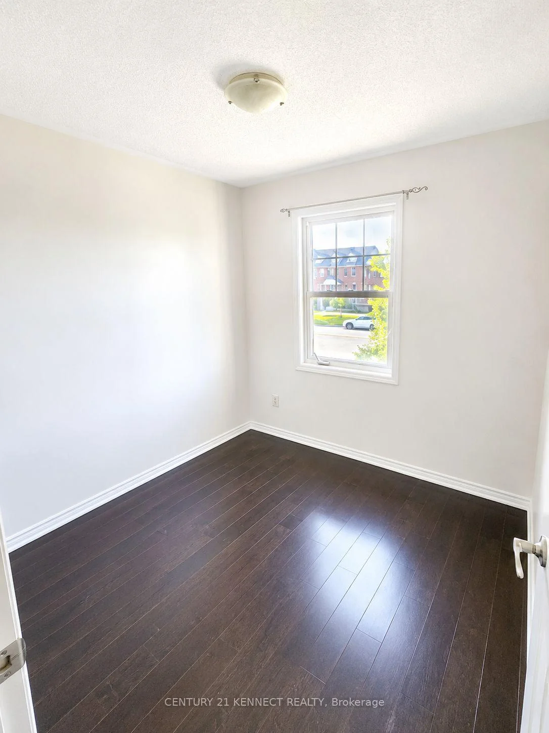 Photo 14 of 84 Gas Lamp Lane, Markham, Cornell — HOMEH