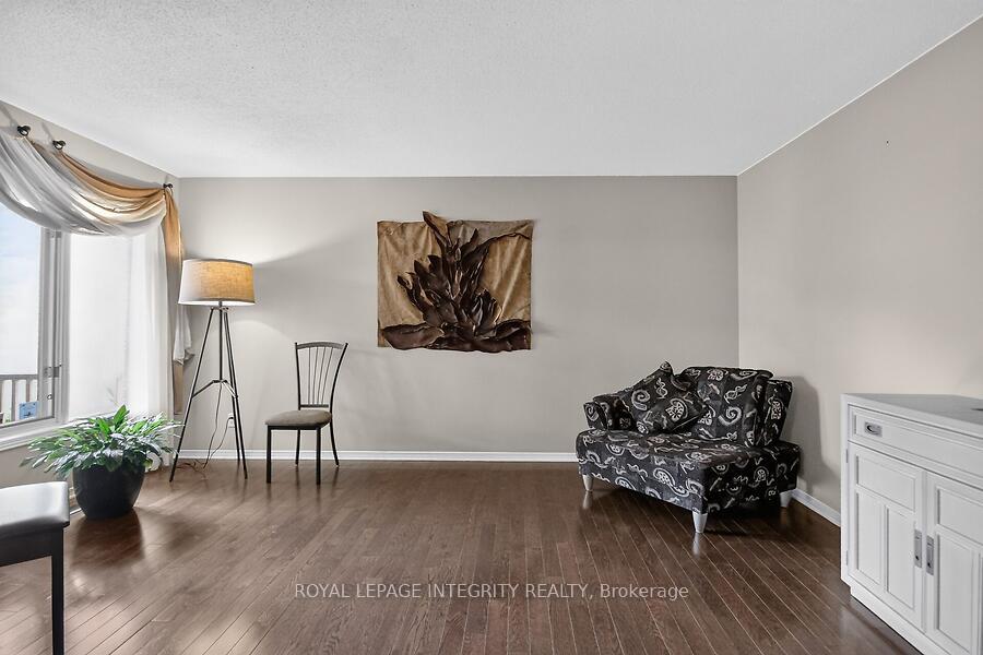 Photo 4 of 76 Saddlehorn Crescent, Ottawa, Kanata - Bridlewood — HOMEH