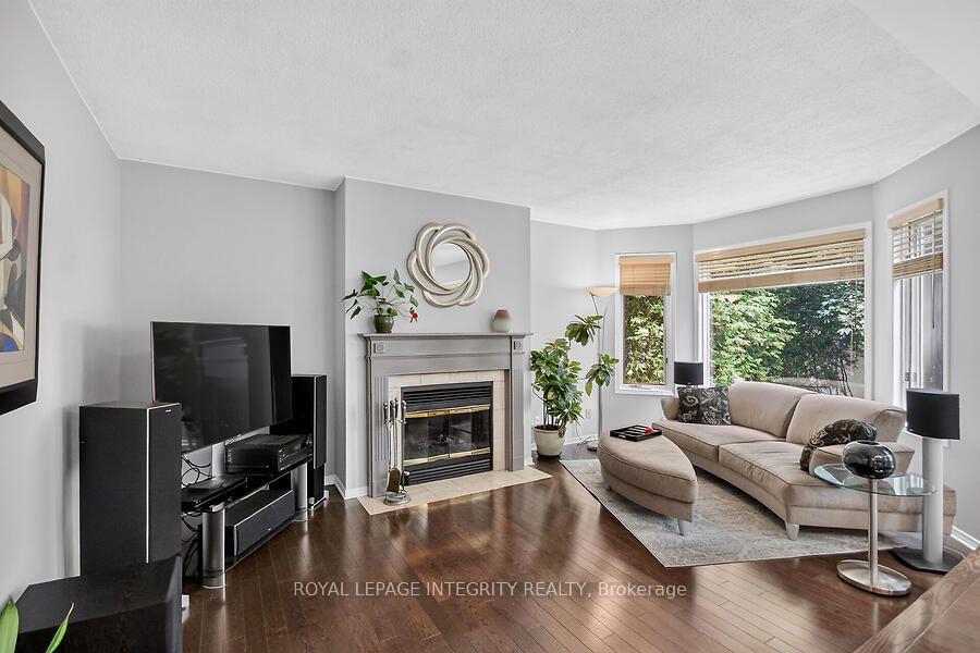 Photo 5 of 76 Saddlehorn Crescent, Ottawa, Kanata - Bridlewood — HOMEH