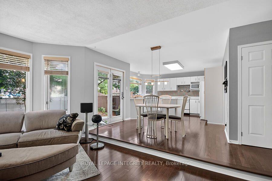 Photo 7 of 76 Saddlehorn Crescent, Ottawa, Kanata - Bridlewood — HOMEH