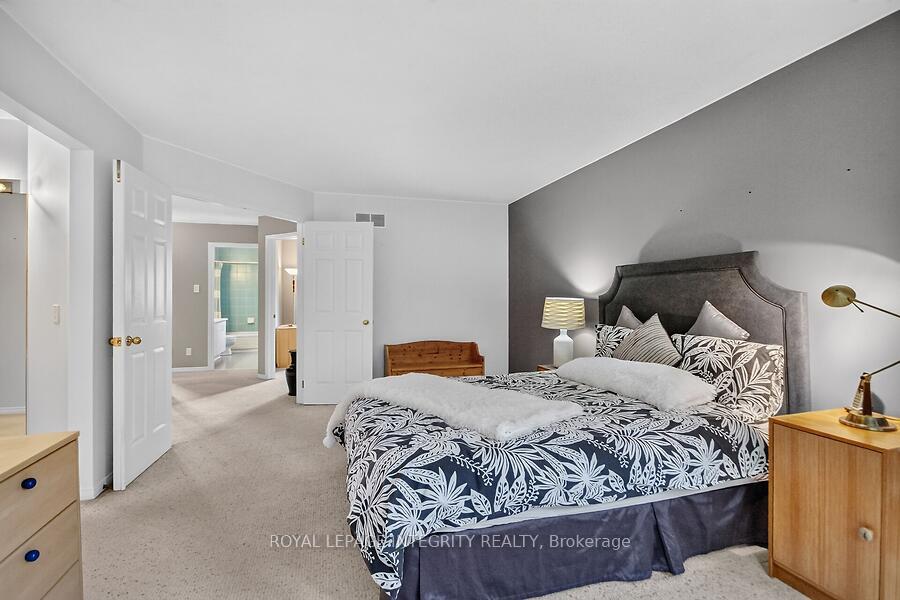 Photo 11 of 76 Saddlehorn Crescent, Ottawa, Kanata - Bridlewood — HOMEH