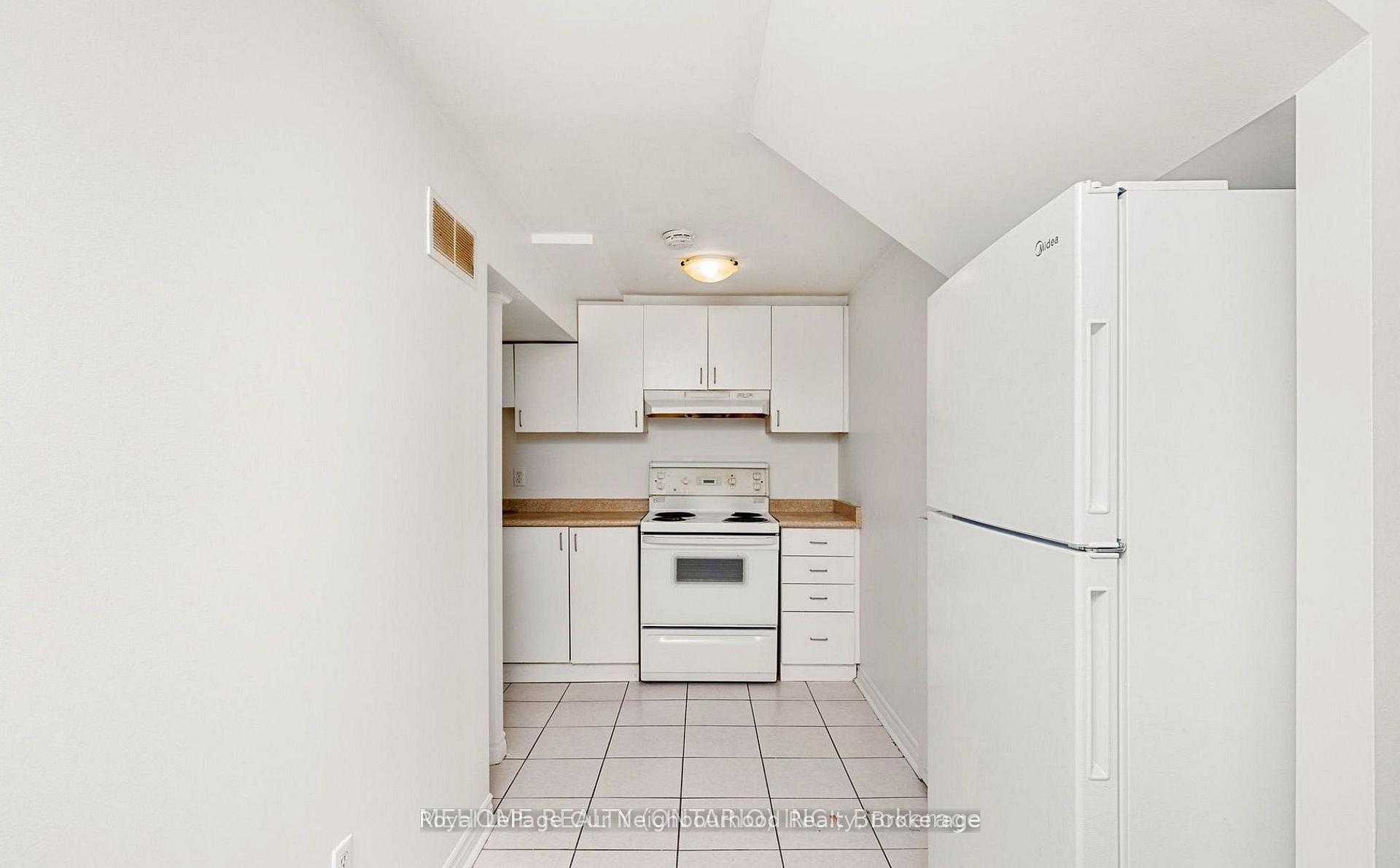 Photo 3 of Unit Bsmt 2, 14 Tarsus Crescent, Scarborough, Highland Creek — HOMEH