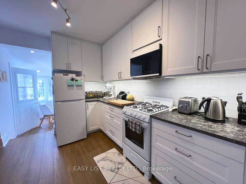 Photo 2 of Unit 2, 5 Garnock Avenue, Toronto, North Riverdale — HOMEH