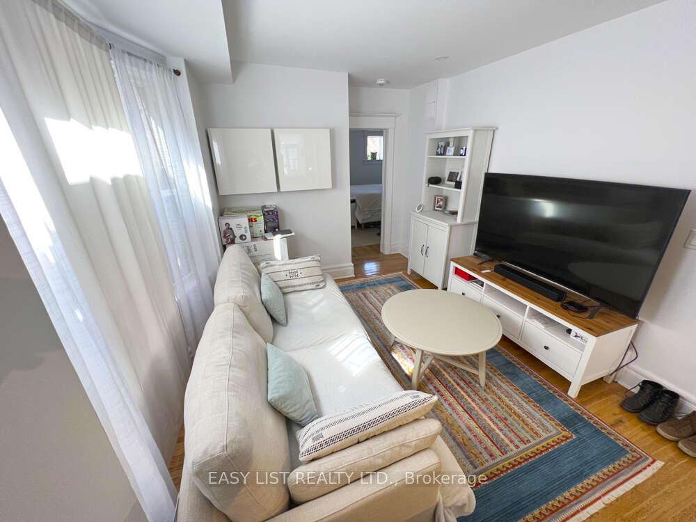 Photo 5 of Unit 2, 5 Garnock Avenue, Toronto, North Riverdale — HOMEH