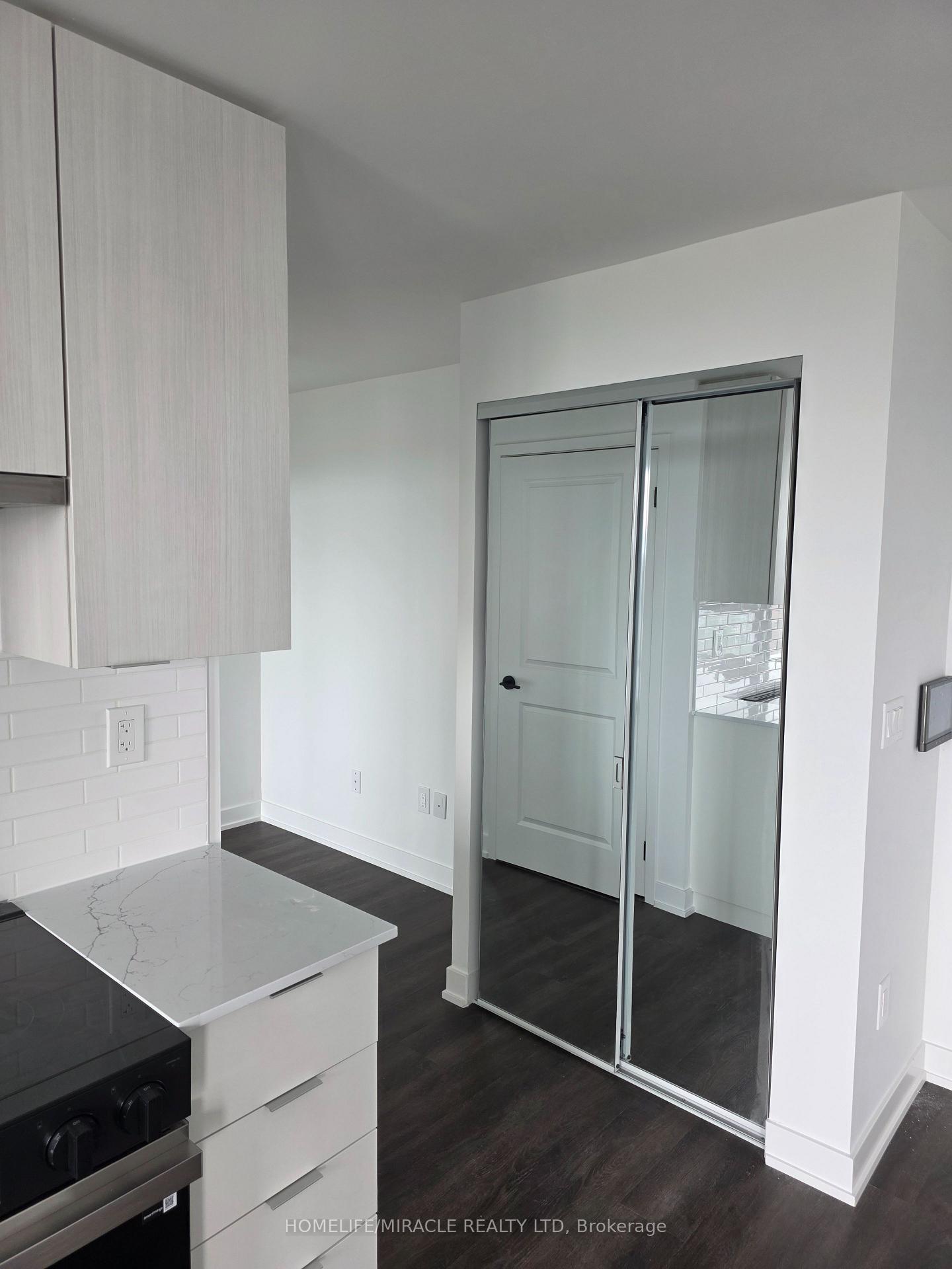 Photo 13 of 2075 Lakeshore Road, Burlington, Brant — HOMEH