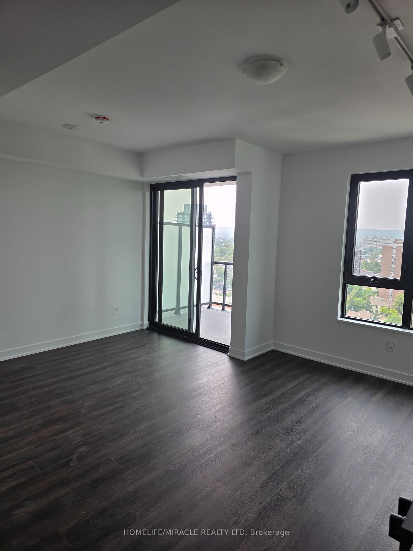 Photo 17 of 2075 Lakeshore Road, Burlington, Brant — HOMEH