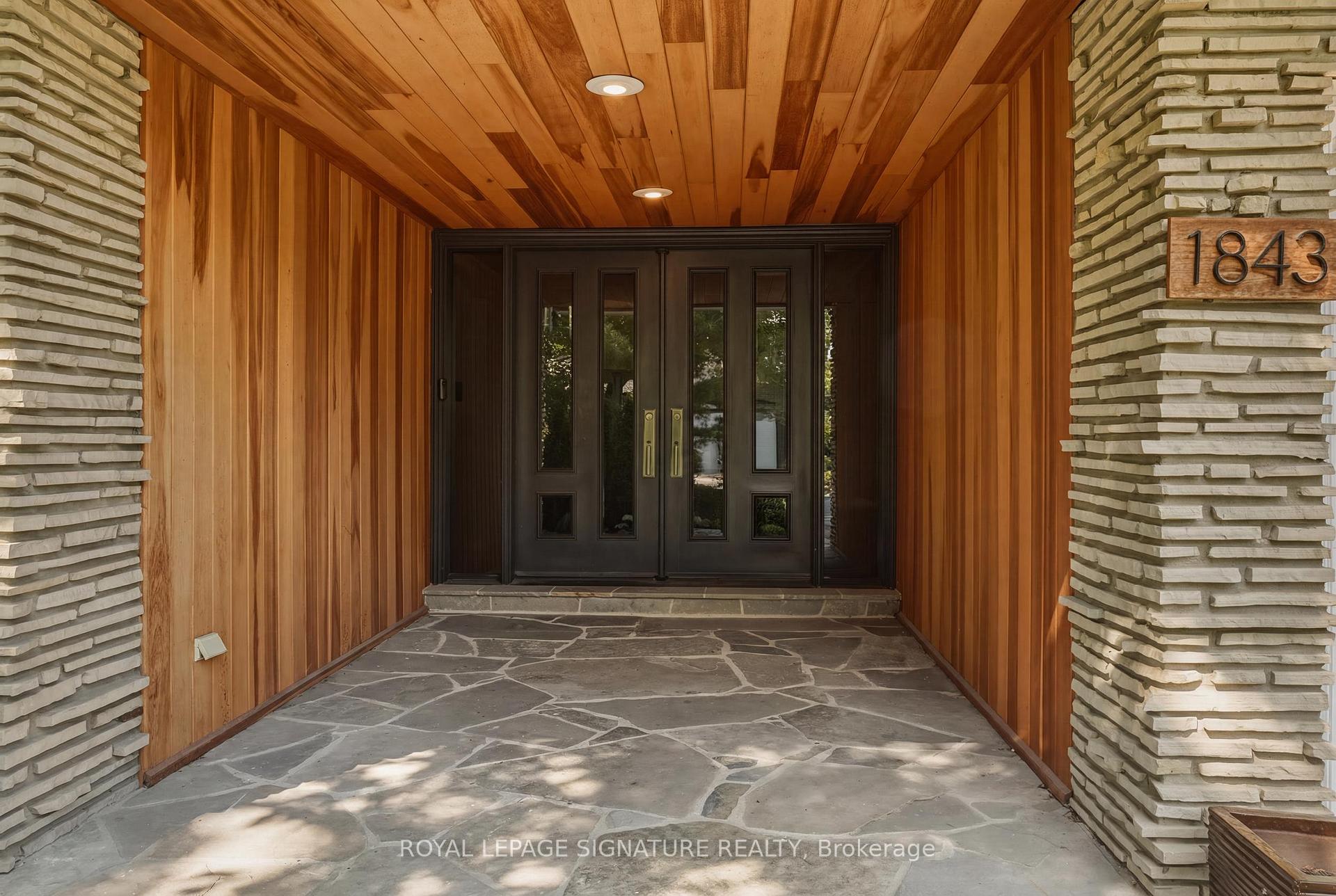 Photo 3 of 1843 Stonepath Crescent, Mississauga, Applewood — HOMEH
