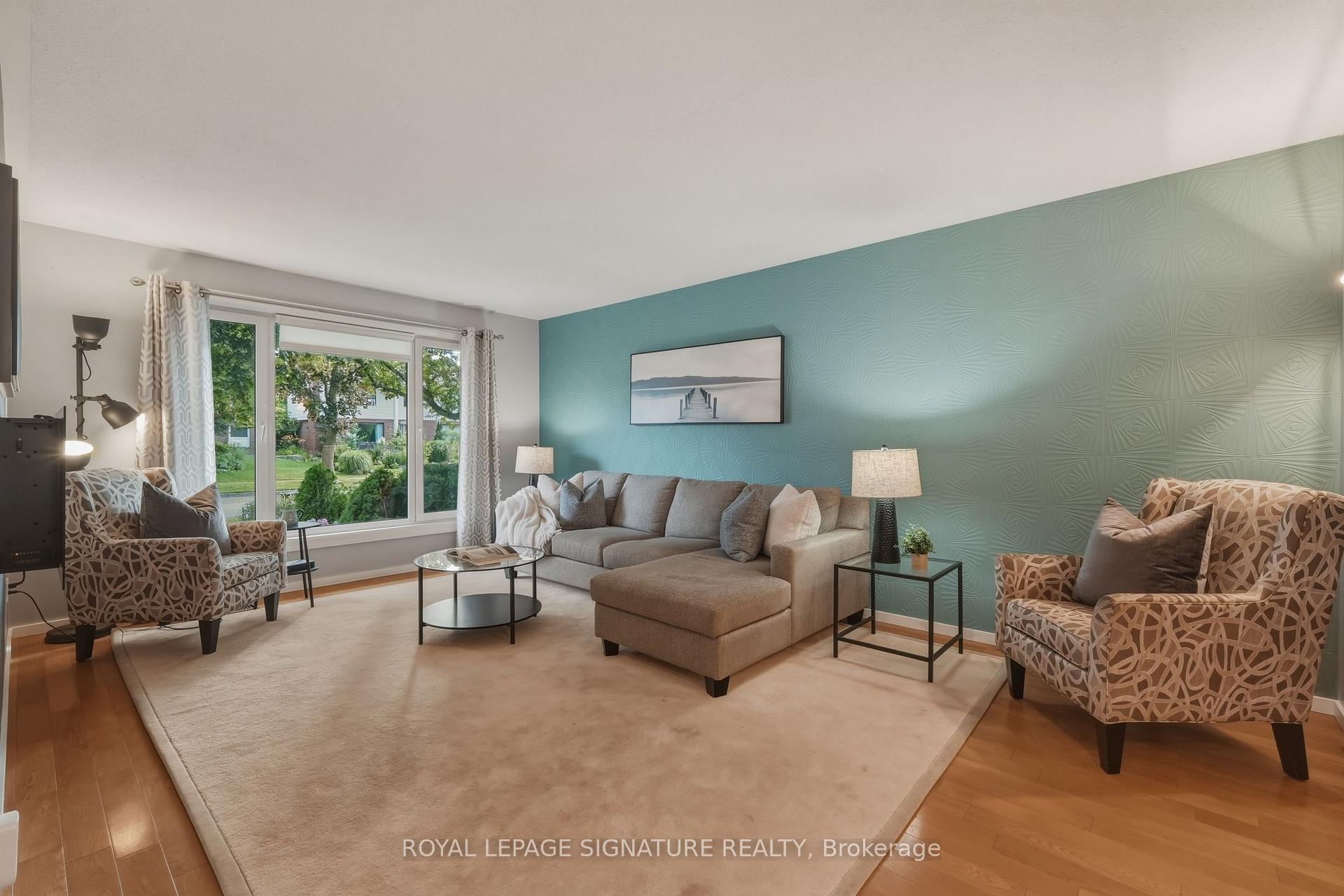 Photo 5 of 1843 Stonepath Crescent, Mississauga, Applewood — HOMEH
